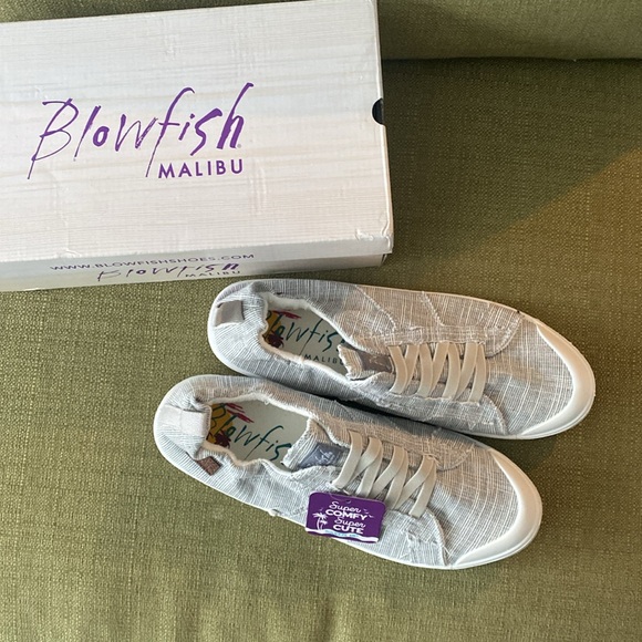 Brand new Blowfish Vex sneaker in neutral sand color - Picture 3 of 5